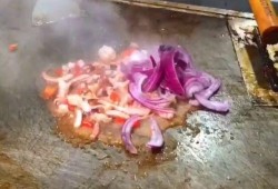 小摊鱿鱼爆料视频大全,视频大全揭秘街头美食背后的故事