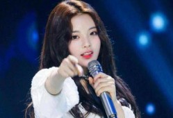 娱乐吃瓜酱杨超越,从娱乐吃瓜酱到现象级明星的蜕变之路